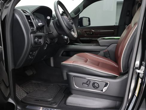 Used 2025 RAM 1500 Limited AWD/4WD image 8
