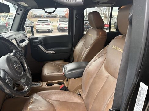 Used 2015 Jeep Wrangler Unlimited Sahara w/ Connectivity Group image 12
