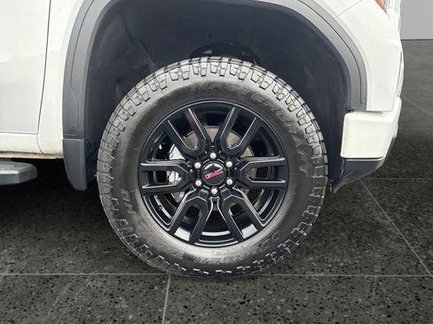 Used 2023 GMC Sierra 1500 Elevation w/ Elevation Premium Package image 9