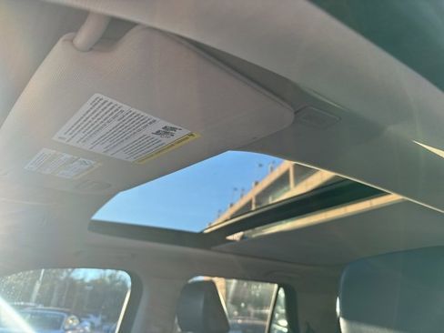 Used 2022 Ford Expedition XLT image 12