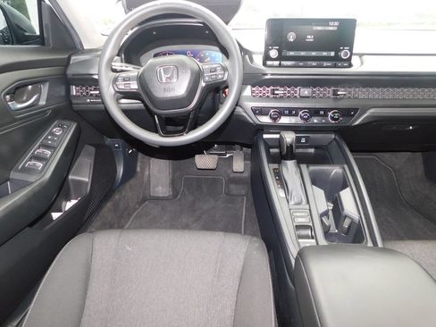 Used 2025 Honda Accord SE image 17