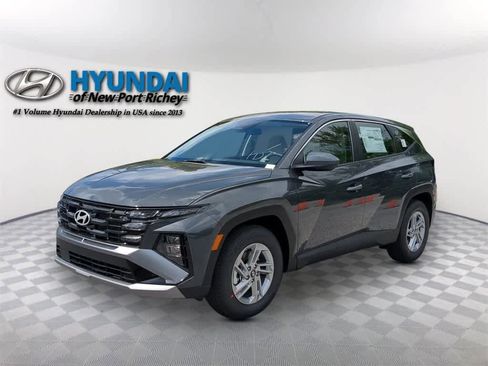 New 2026 Hyundai Tucson SE image 1