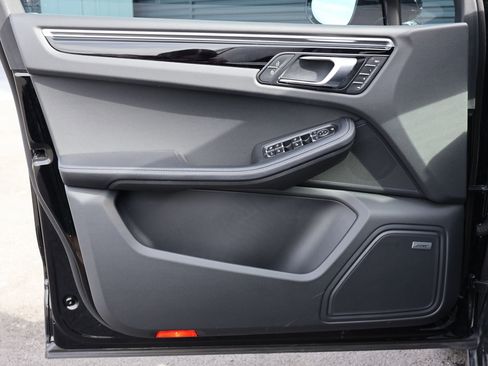 Certified 2024 Porsche Macan GTS image 14