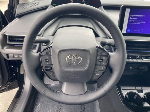 Used 2025 Toyota Prius FWD image 16