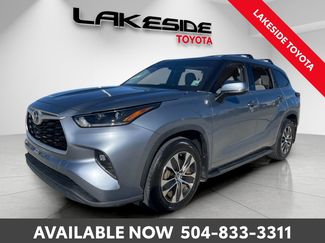 Used 2021 Toyota Highlander XLE video 2