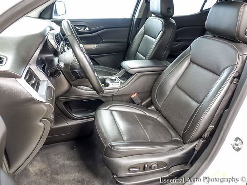 Used 2023 GMC Acadia SLT FWD image 9