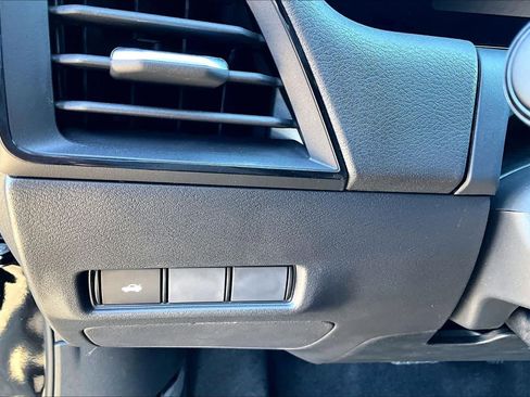 New 2026 Nissan Sentra SR w/ Floor Mat Package image 15