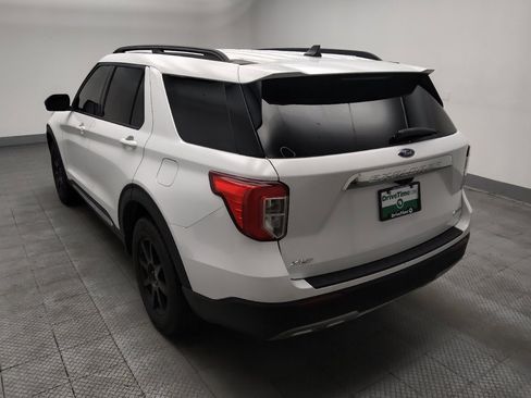 Used 2021 Ford Explorer XLT w/ Equipment Group 202A AWD/4WD image 5