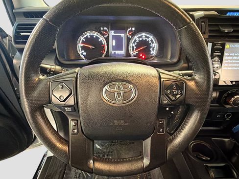 Used 2022 Toyota 4Runner TRD Off-Road Premium image 18