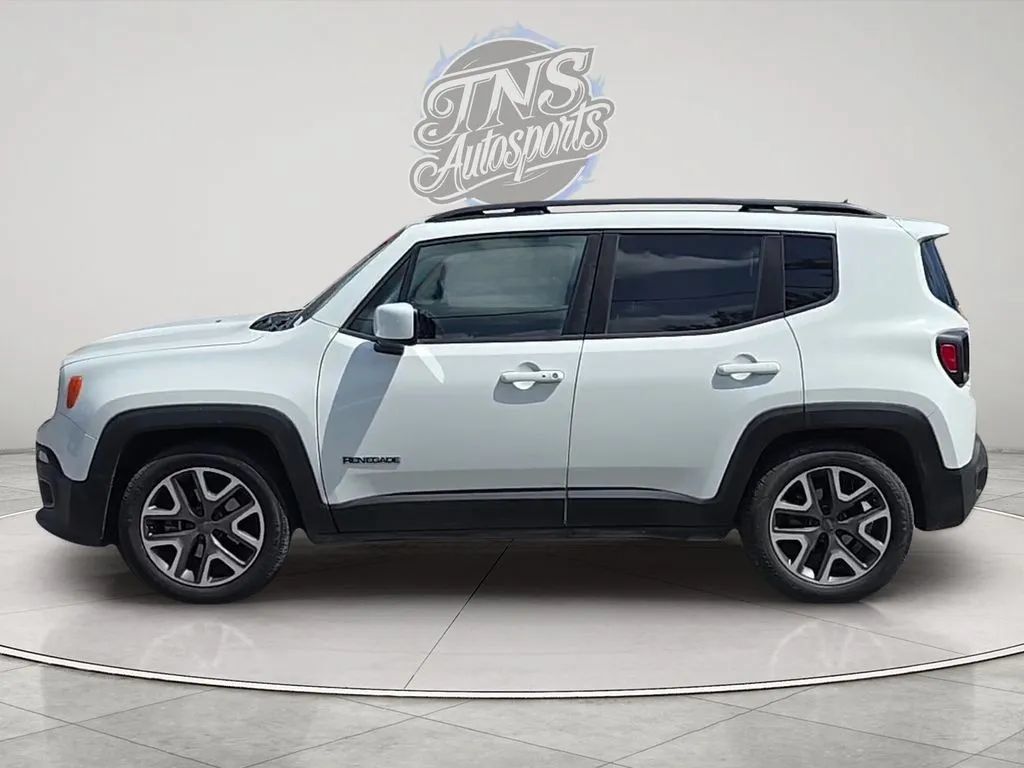 Used 2016 Jeep Renegade Latitude FWD image 8