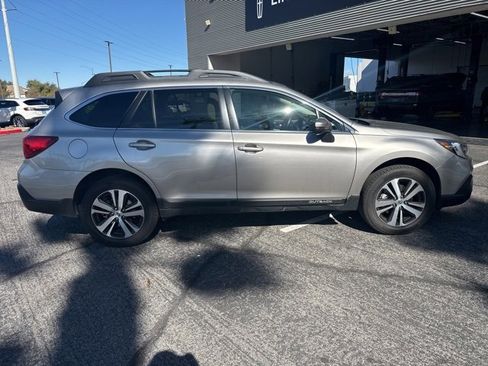Used 2019 Subaru Outback 2.5i Limited image 4