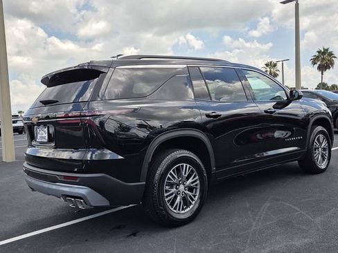 Used 2026 Chevrolet Traverse LT w/ Driver Confidence Package FWD image 6
