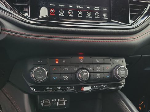 Used 2023 Dodge Durango GT image 27