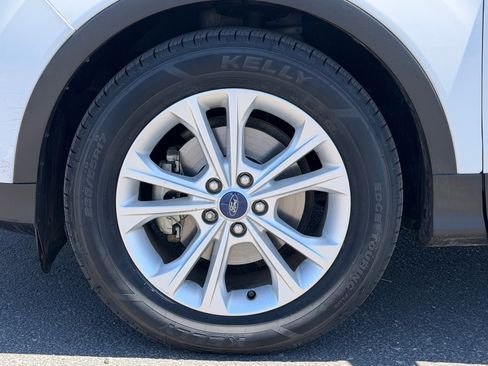 Used 2018 Ford Escape SE FWD image 10