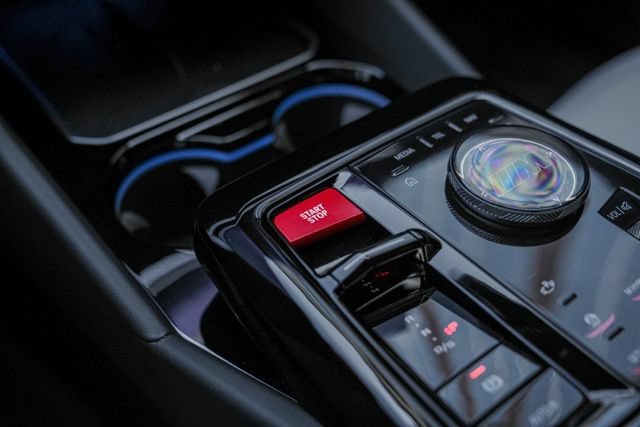 Used 2025 BMW M5 w/ Carbon Package AWD/4WD image 42