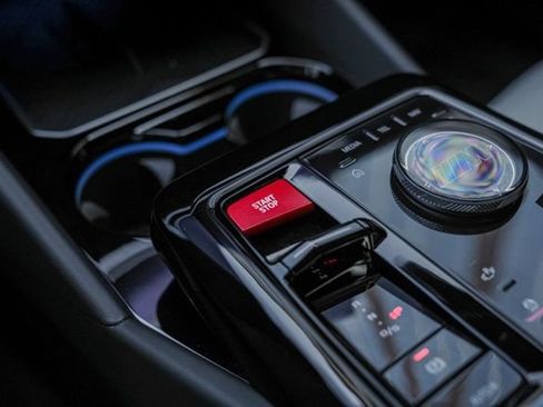 Used 2025 BMW M5 w/ Carbon Package AWD/4WD image 42