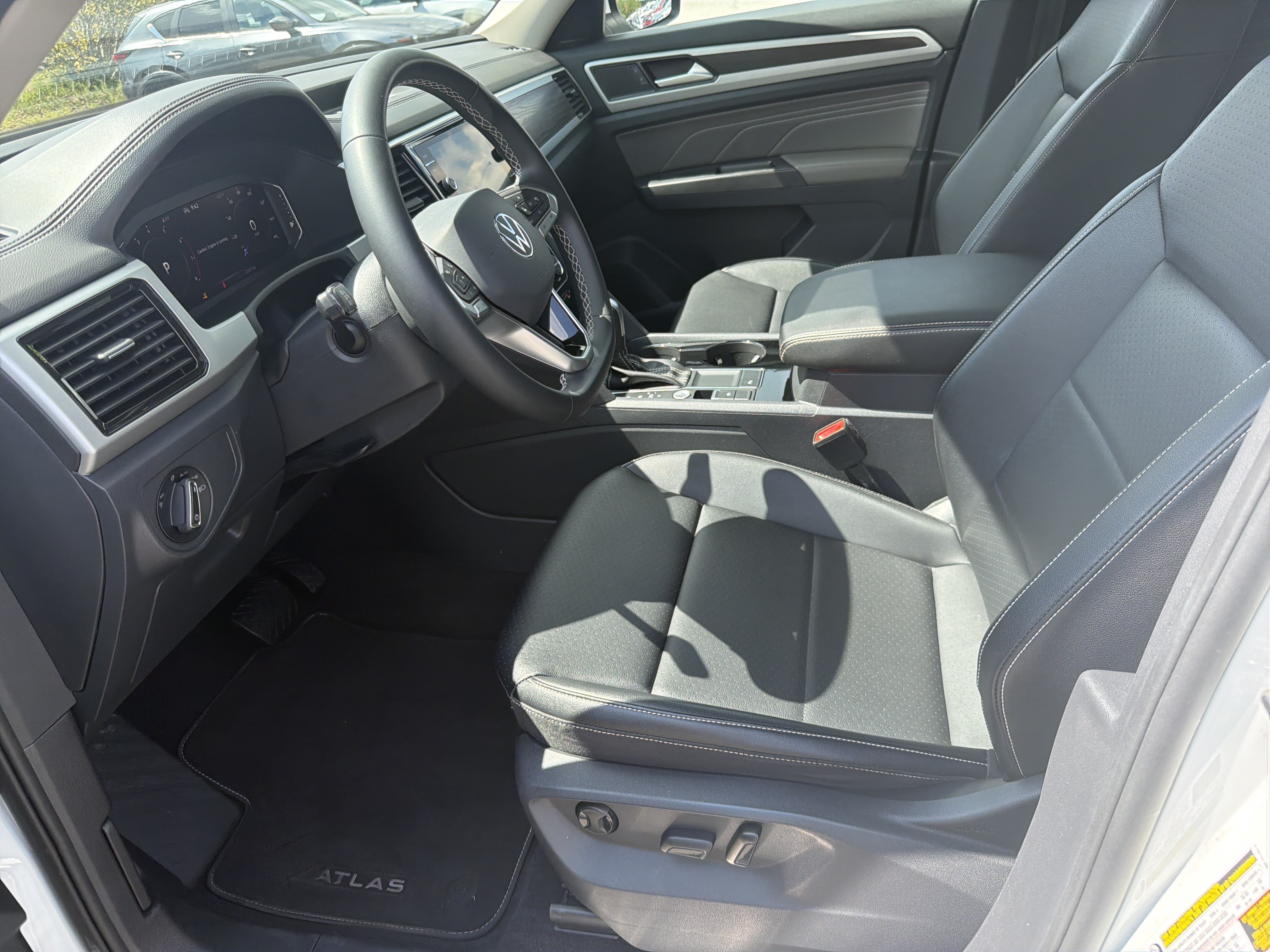 Used 2022 Volkswagen Atlas SE FWD image 18