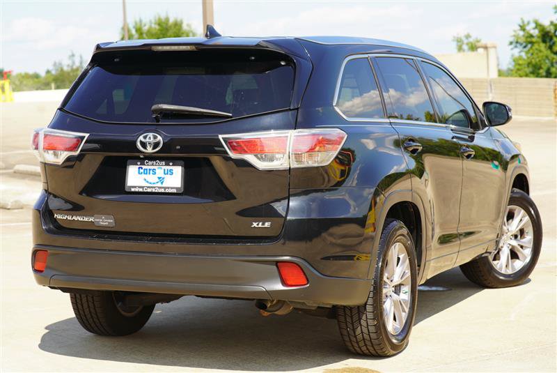 Used 2015 Toyota Highlander XLE FWD image 6