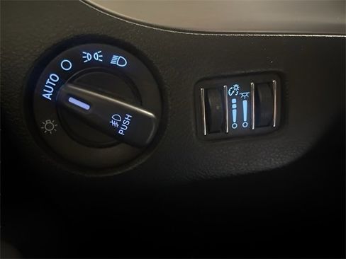 Used 2017 Dodge Grand Caravan GT image 36