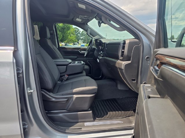 Used 2024 GMC Sierra 1500 SLE w/ Preferred Package AWD/4WD image 17