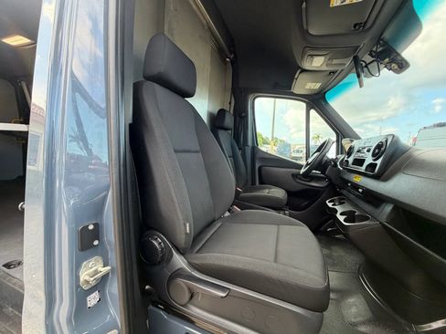 Used 2019 Mercedes-Benz Sprinter 170 image 18