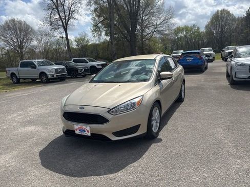 Used 2017 Ford Focus SE image 6