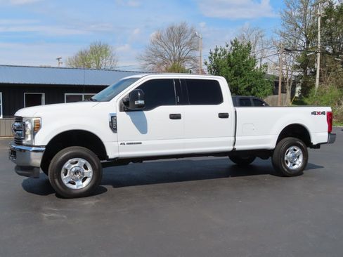 Used 2018 Ford F250 XLT image 2