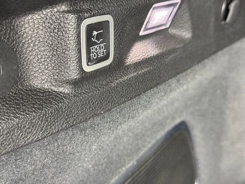 Used 2023 Jeep Grand Cherokee L Summit w/ Luxury Tech Group V image 33