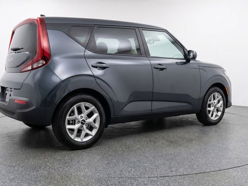 Used 2025 Kia Soul LX w/ LX Technology Package FWD image 9