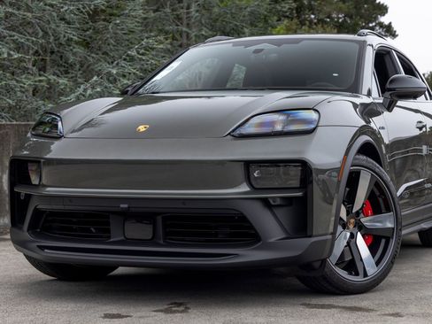 New 2026 Porsche Macan GTS Electric AWD/4WD image 7