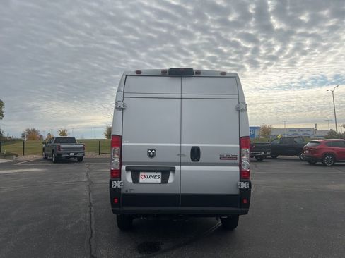 Used 2021 RAM ProMaster 2500 w/ Convenience Group image 4
