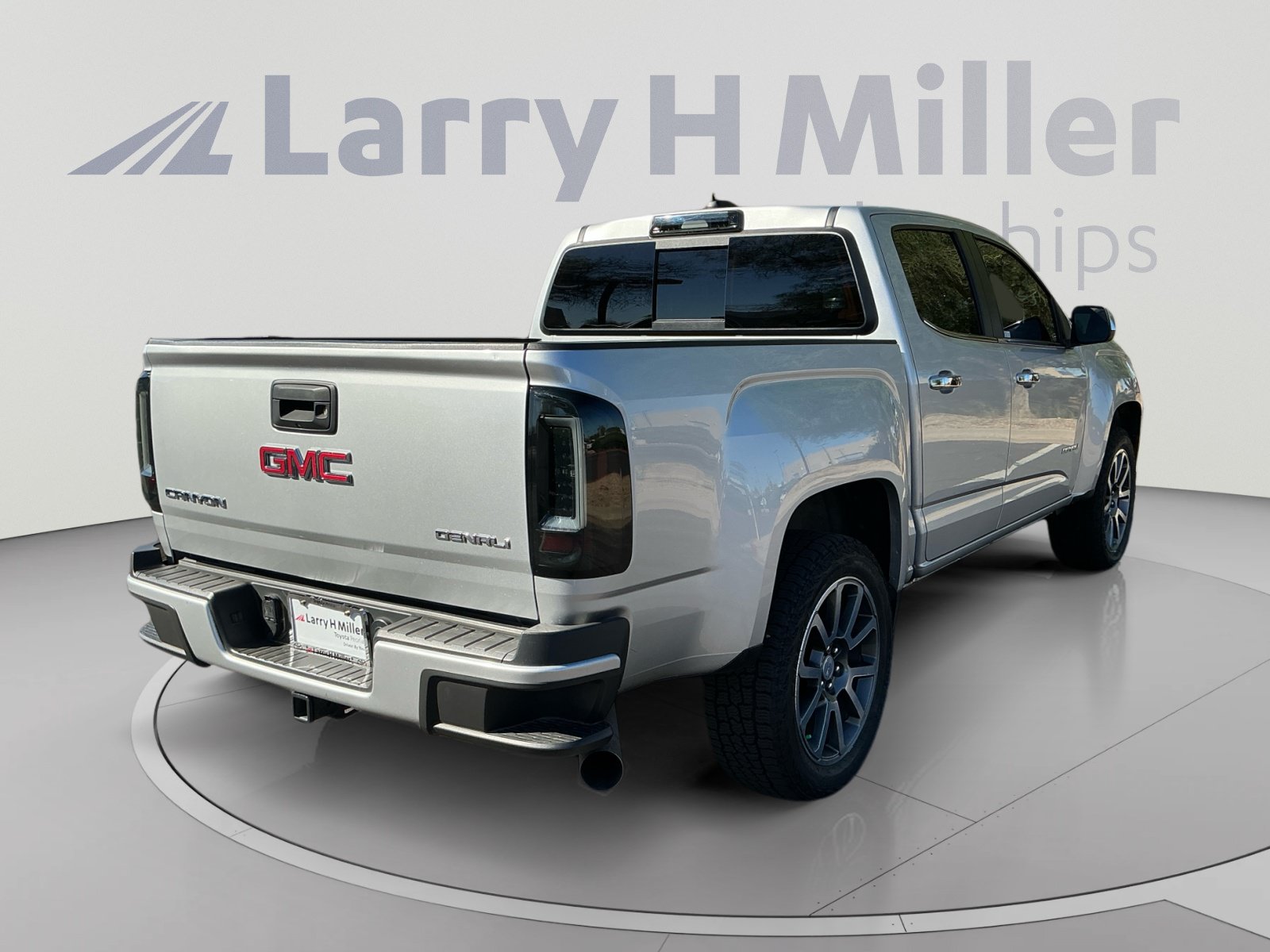 Used 2018 GMC Canyon Denali AWD/4WD image 5