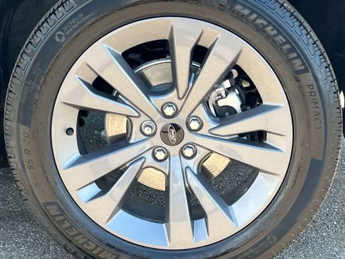 Used 2024 Ford Explorer XLT w/ Equipment Group 202A AWD/4WD image 14