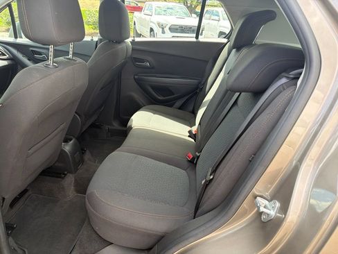 Used 2020 Chevrolet Trax LS FWD image 20