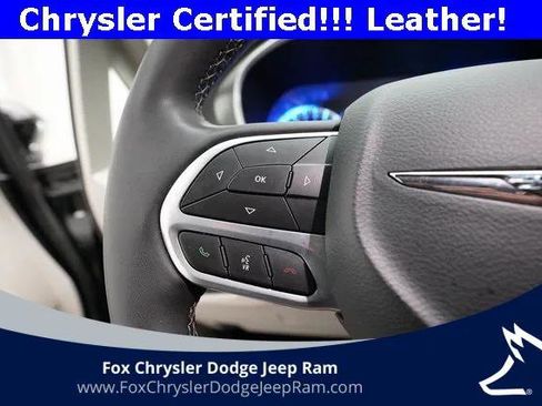 Certified 2024 Chrysler Pacifica Touring-L image 18