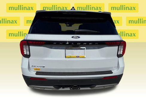 New 2027 Ford Explorer Active w/ Active Comfort Package RWD image 15