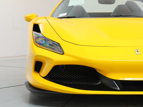 Certified 2022 Ferrari F8 Tributo image 23