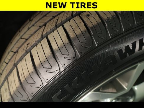 Used 2024 Chevrolet Trax LT w/ Driver Confidence Package image 4