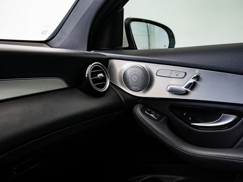 Used 2019 Mercedes-Benz GLC 300 4MATIC Coupe image 41