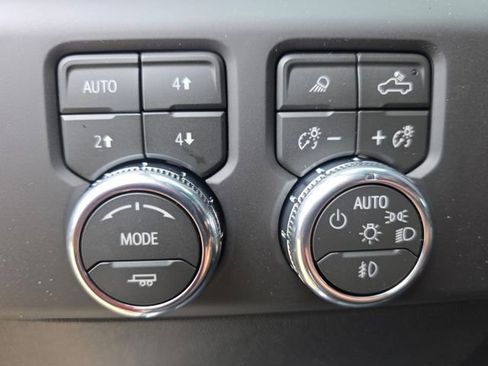 New 2026 GMC Sierra 3500 AT4 w/ AT4 Premium Plus Package AWD/4WD image 29