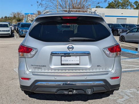 Used 2015 Nissan Pathfinder SL w/ SL Tech Package image 5