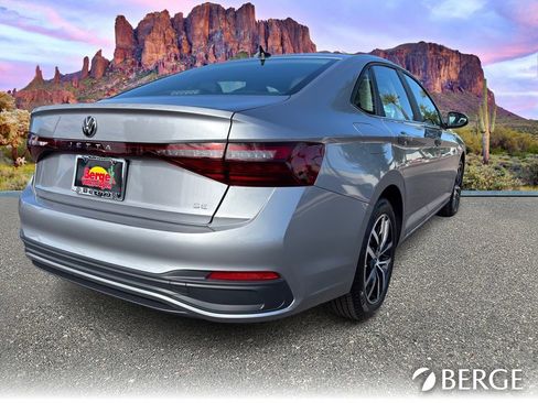 New 2026 Volkswagen Jetta SE image 7