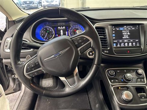 Used 2016 Chrysler 200 Limited w/ Anniversary Edition image 6