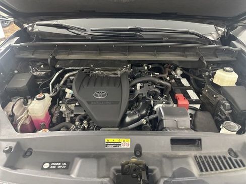 Used 2023 Toyota Highlander LE AWD/4WD image 12