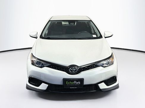Used 2018 Toyota Corolla iM FWD image 2