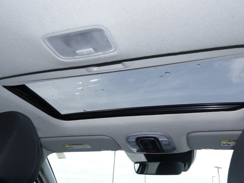 Used 2024 Hyundai Elantra Limited FWD image 18
