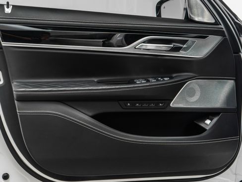 Used 2022 BMW ALPINA B7 xDrive w/ Luxury Rear Seating Package image 43