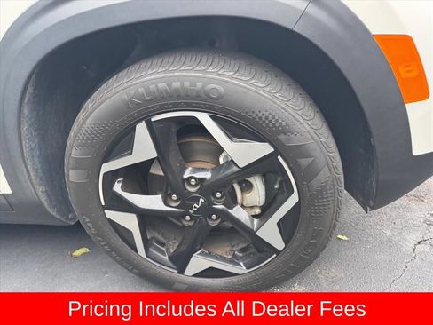 Certified 2024 Kia Seltos EX FWD image 2