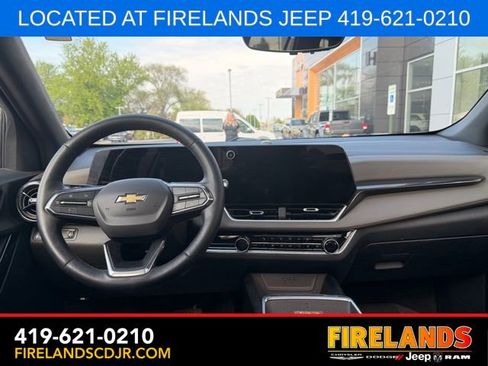 Used 2025 Chevrolet Equinox LT w/ Convenience Package II FWD image 11