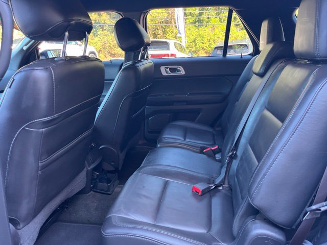 Used 2015 Ford Explorer XLT w/ Equipment Group 202A FWD image 12